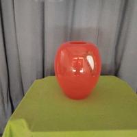 vaso rosso in vetro