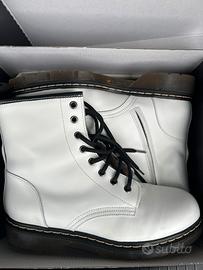 Simil Dr. Martens bianche 39 Abbigliamento e Accessori In vendita a Milano