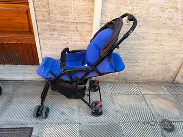 Passeggino Safety 1st blu - compatto e leggero