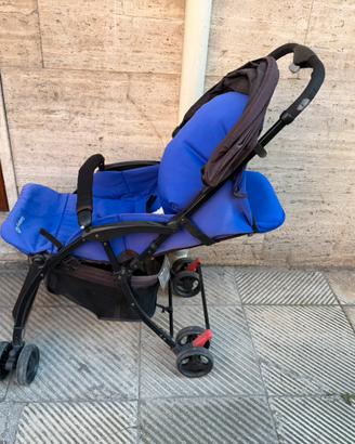 Passeggino Safety 1st blu - compatto e leggero