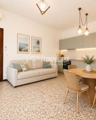 VILLA BIFAMILIARE NEL CUORE DI PESCHIERA