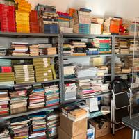 Lotto migliaia di libri