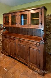 Mobile con vetrina in legno massello