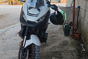x-adv 750