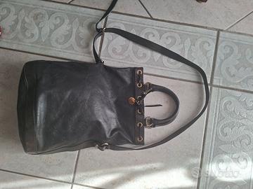 borsone in pelle blu  Alviero martini 