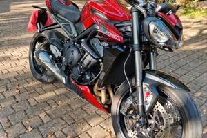 Triumph Street Triple 765 RS (2024) - Carnival Red