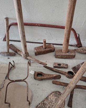 antichi attrezzi vintage lavorazione pietra