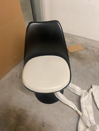 Coppia sedie Tulip con cuscino in vera pelle