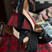 Tacchi neri con brillantini