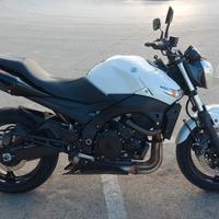 Suzuki GSR 600
