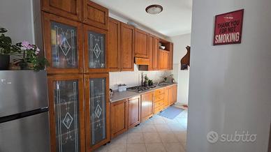 Cucina in legno massello completa –