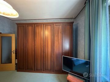 mobile grande camera e comò