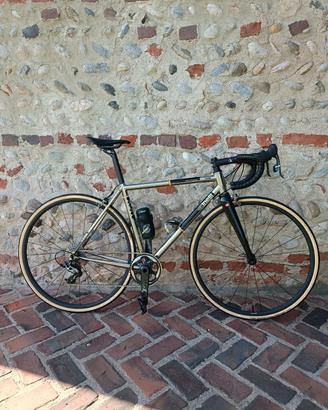 Cinelli XCR acciaio inox  con ruote DT swiss 