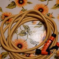 Tubo per irrigazione giardino con erogatore