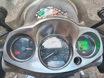 scooter Aprilia Scarabeo 250 i.e.