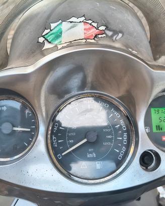 scooter Aprilia Scarabeo 250 i.e.