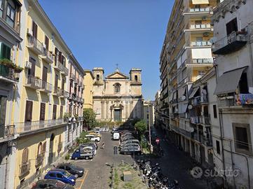 3 LOCALI A NAPOLI