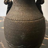 Vaso in terracotta scura 