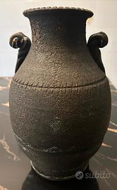 Vaso in terracotta scura 