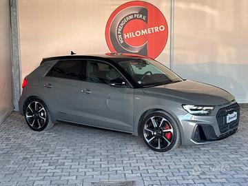 Audi A1 Sportback 40 2.0 tfsi Identity Black 207cv