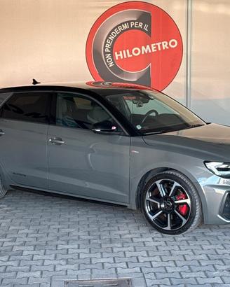 Audi A1 Sportback 40 2.0 tfsi Identity Black 207cv