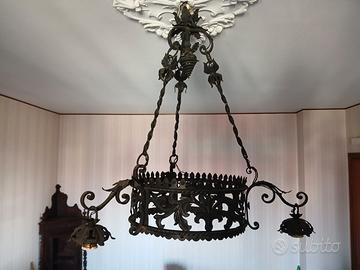 Lampadario in ferro battuto epoca Liberty/Art Nouv