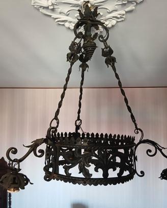 Lampadario in ferro battuto epoca Liberty/Art Nouv