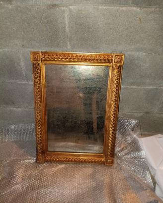 specchio antico in legno dorato
