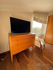 MOBILE, POLTRONA E VETRINA