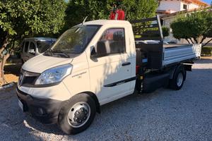 Piaggio Porter con gru Iva esposta