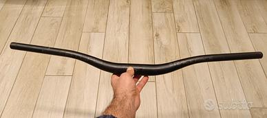 Manubrio RaceFace 760 mm