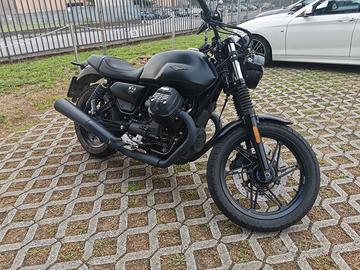 Moto Guzzi V7 