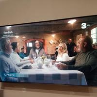 smart TV Samsung 55 pollici 4k con staffa girevole