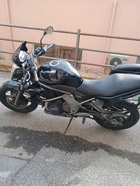moto Kawasaki er6n del 2010