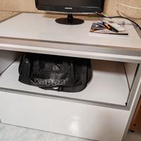 Mobile Porta TV... molto Resistente 