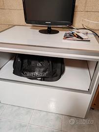 Mobile Porta TV... molto Resistente 