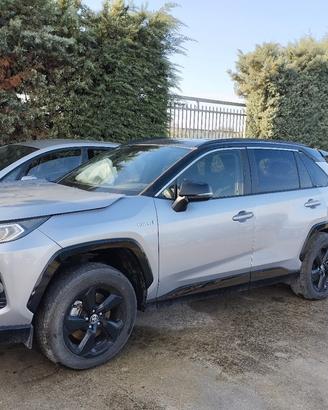 TOYOTA RAV4 HYBRID ricambi usati 