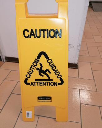 cartello per pavimento bagnato 