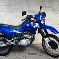 YAMAHA XT 600
