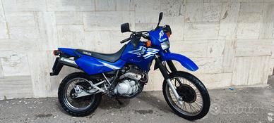 YAMAHA XT 600