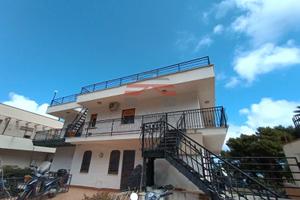 Appartamento in villa zona addaura