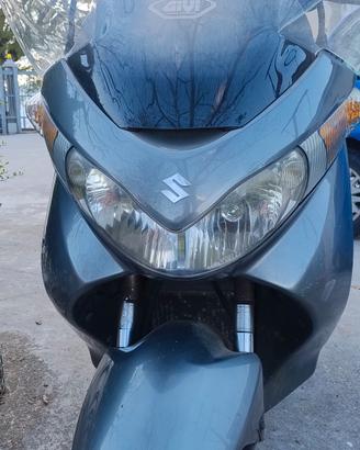 scuterone Suzuki 