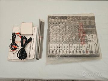 Mixer Behringer Xenyx 1832FX