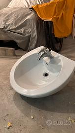 Lavabo Catalano con miscelatore Giampieri