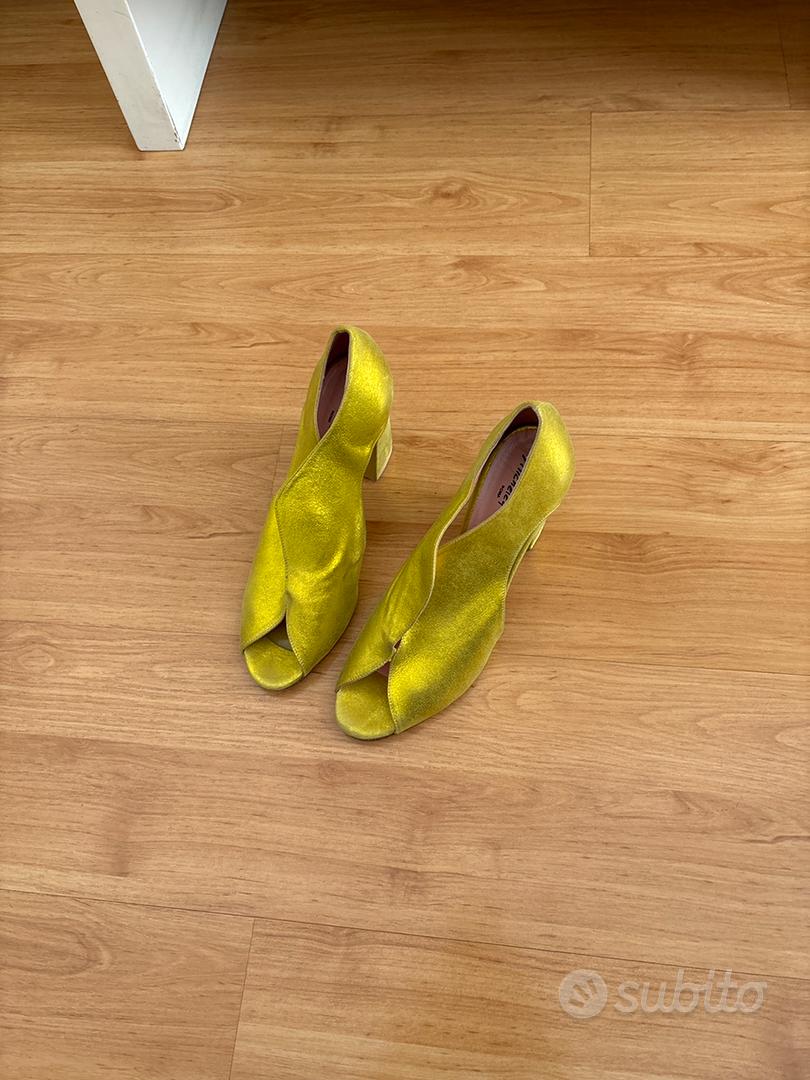 Scarpe giallo oro spuntate Abbigliamento e Accessori In vendita a Roma