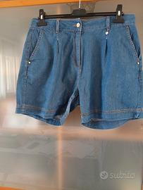 pantaloncini corti 