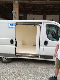 Peugeot boxer anno 2010 198000 km .Pegio