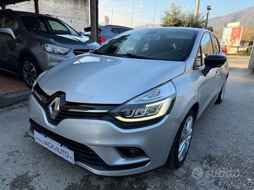 Renault Clio TCe 12V 90 CV 5 porte Moschino Zen