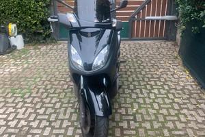 Yamaha xmax 250