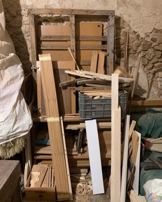 Grande lotto di legna varia, sgombero falegnameria